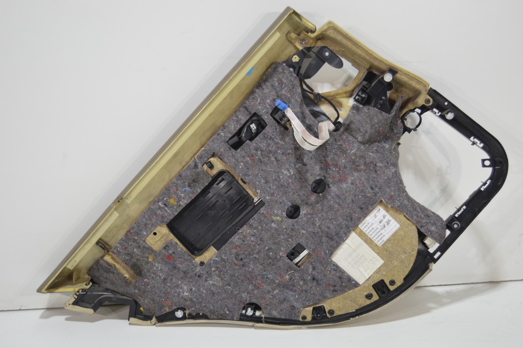 фото №4, Обшивка дверь правый задняя mercedes w211 sedan бежевый