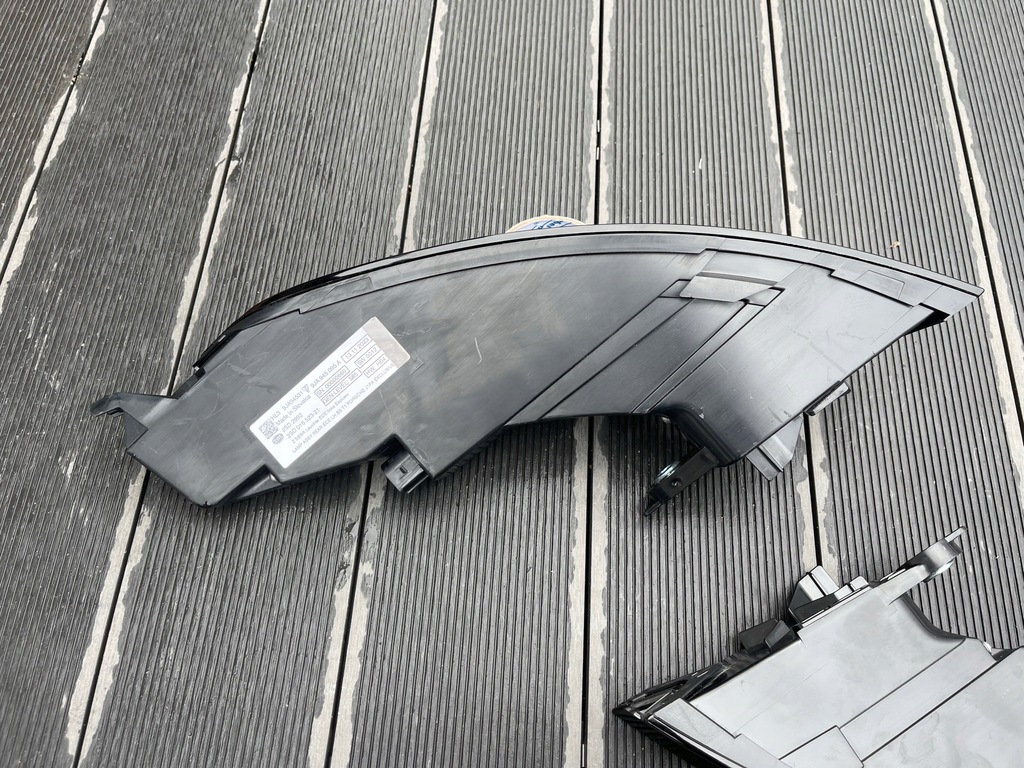 фото №8, Комплект задняя porsche taycan 9j1 9ja945096a / 9ja945095a / 9ja945082b