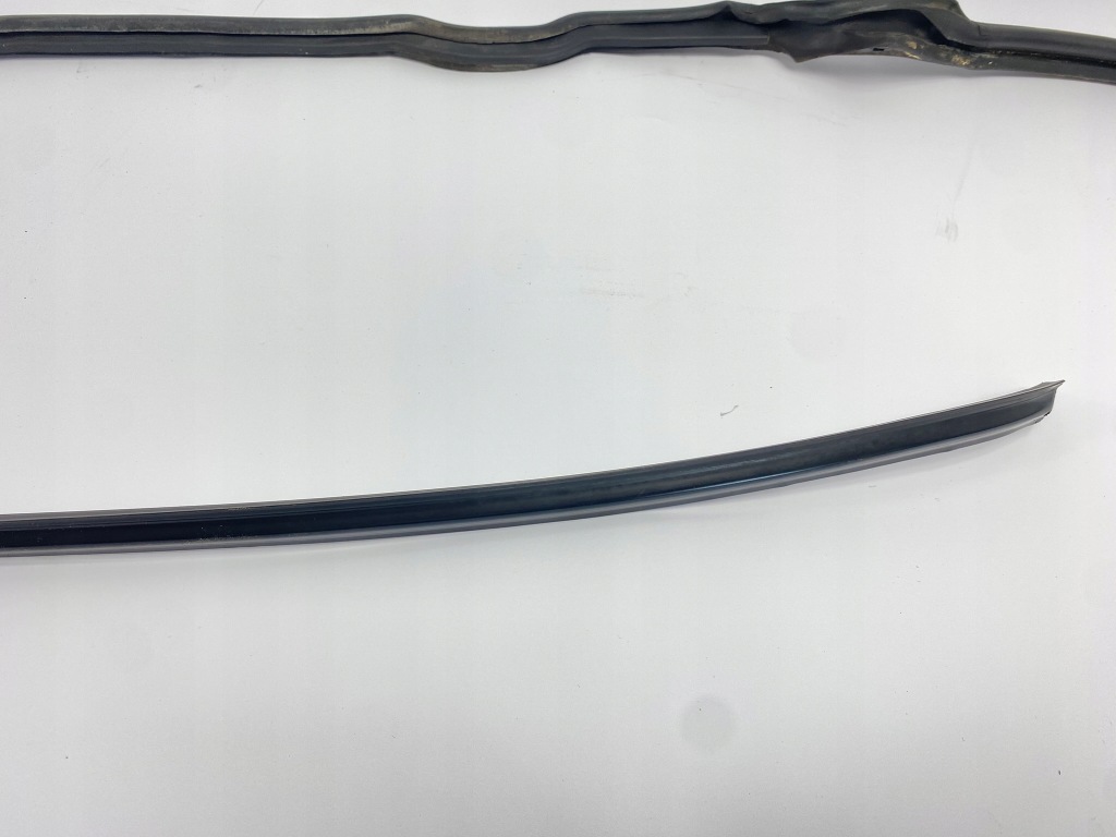 Прокладка дверь правых задних правый задний  mercedes w140 Киев