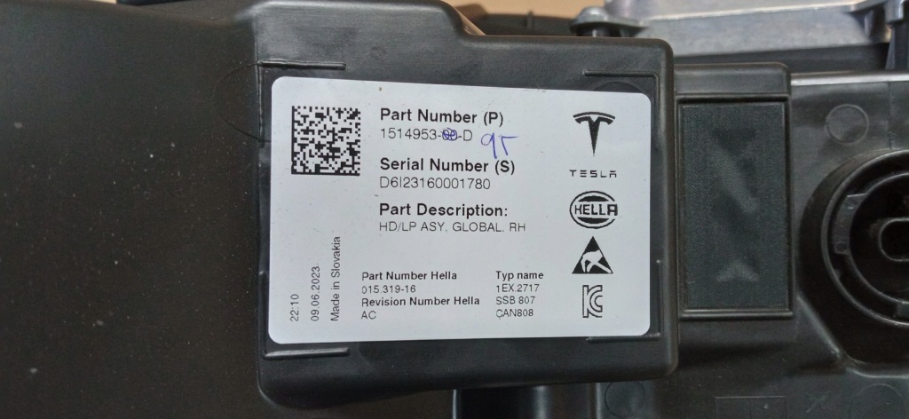 Tesla model 3 y рестайлінг  20- фара перед правий full led європа  гарний стан 151495300d Доставка