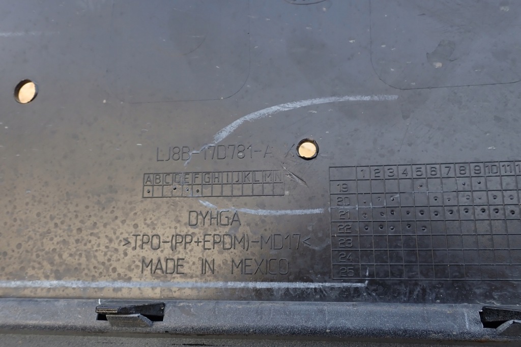 Ford mustang mach e 2020- накладка бампер задняя задний lj8b17d781 оригинальный номер Оригинал