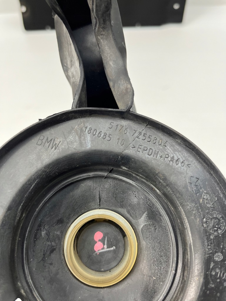 Bmw f31 f30 прокладка капот 7255804 Оригинал