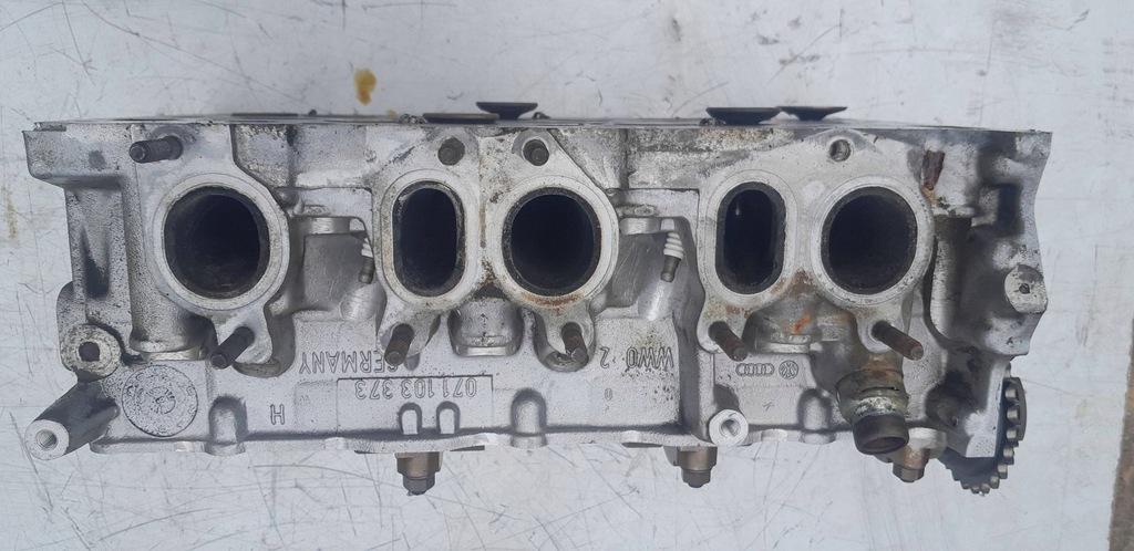 фото №16, Головка двигуна 2.3 v5 agz 071103373h