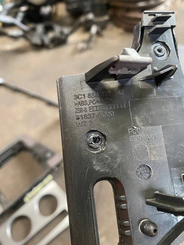 фото №3, Vw passat b6 рамка спидометра 3c1858335bc