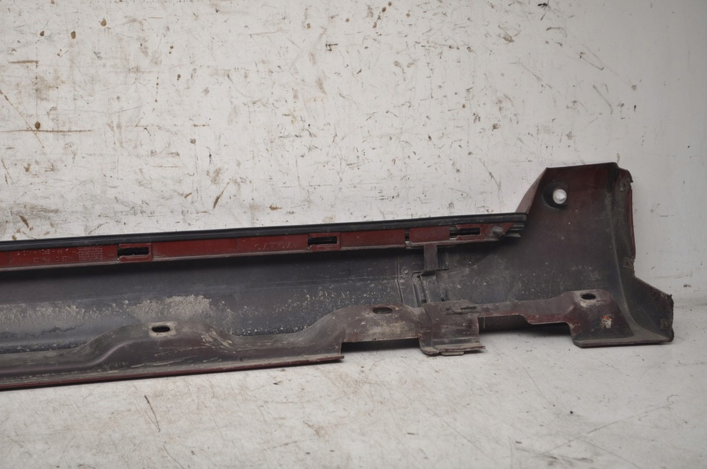 фото №11, Volvo v70 iii молдинг накладка порог правая 30678565