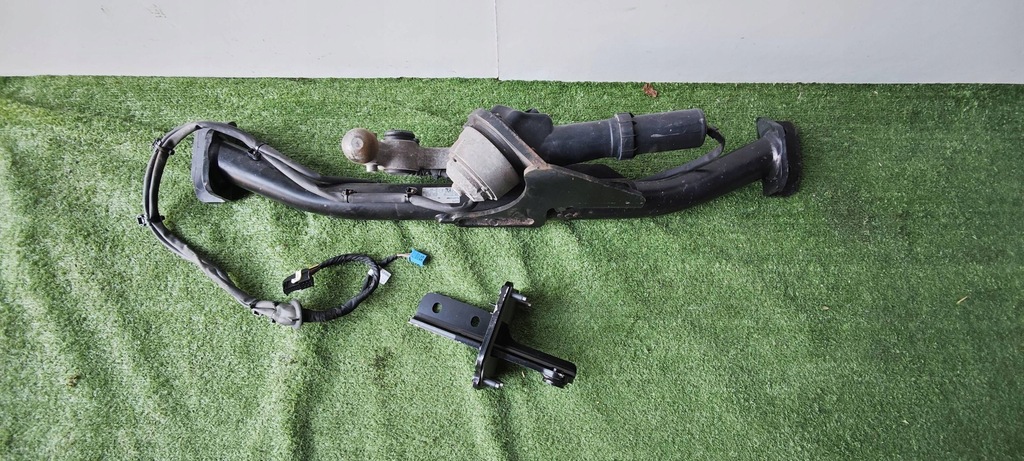 фото №1, Hak буксировочный электрический mercedes e klasa w213