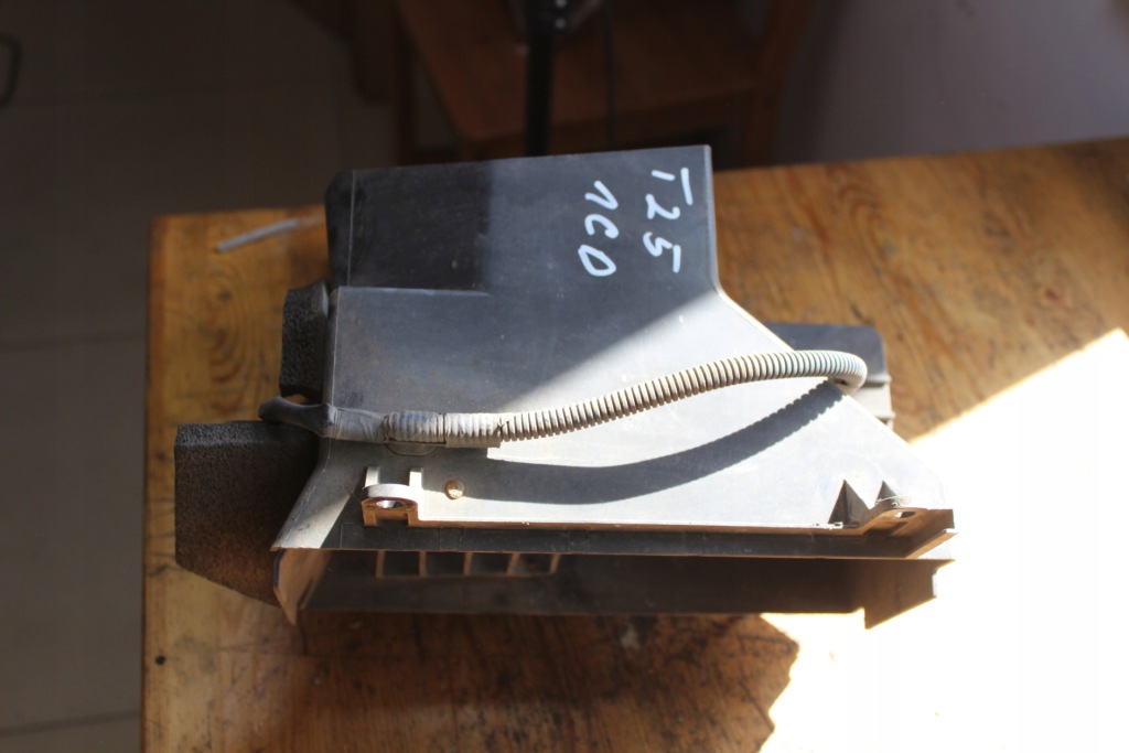 Купити Кермо  впуск повітря avensis t25 2.0 d4d 1cd