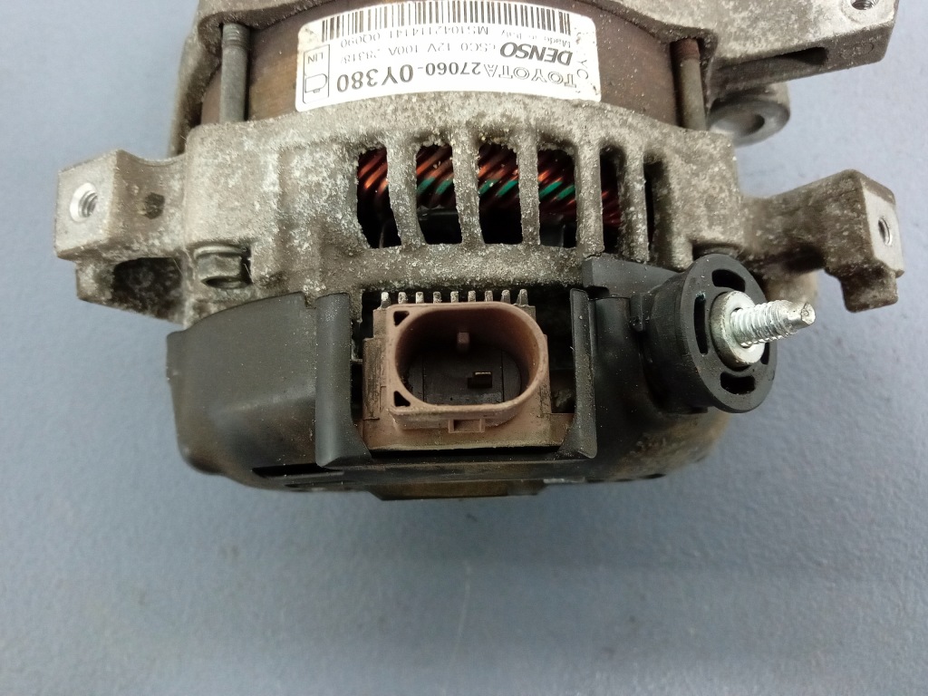 Yaris 3 1.5 vvti генератор 100a 27060-0y380 Киев