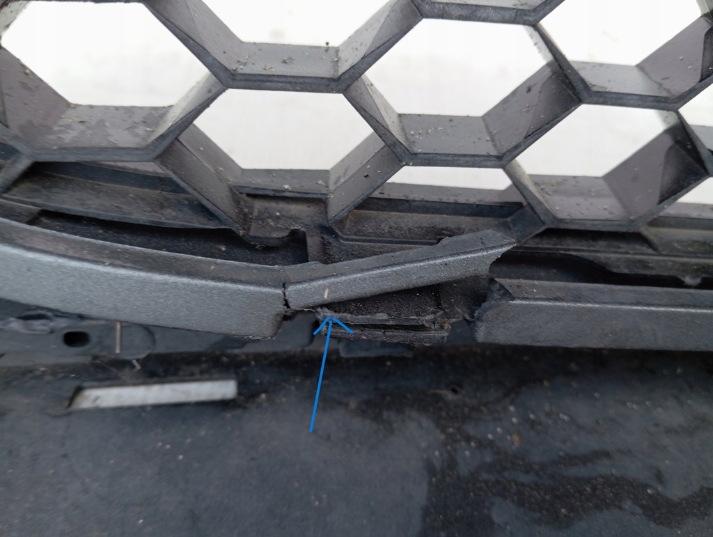 фото №7, Бампер перед передний vw golf v gti 2003- 1k0807221c оригинал