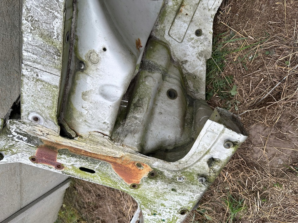 фото №11, Четверть правый перед, чашка правый, блок двигателя mercedes cl w215