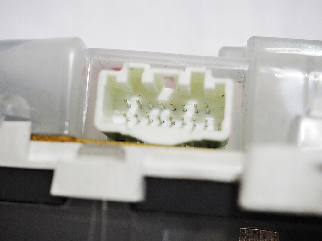 фото №8, Mazda 5 бензин счетчик приборы c23555430 cd cc33 b