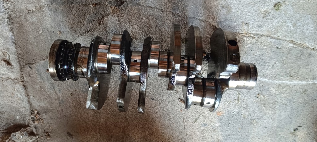 Купить Wał коленчатый a6 c6 a4 b7 2.7 tdi r59b 059101aj