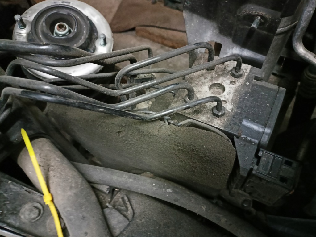 фото №5, Audi a8 d2 99-02 захист теплова відсік двигуна