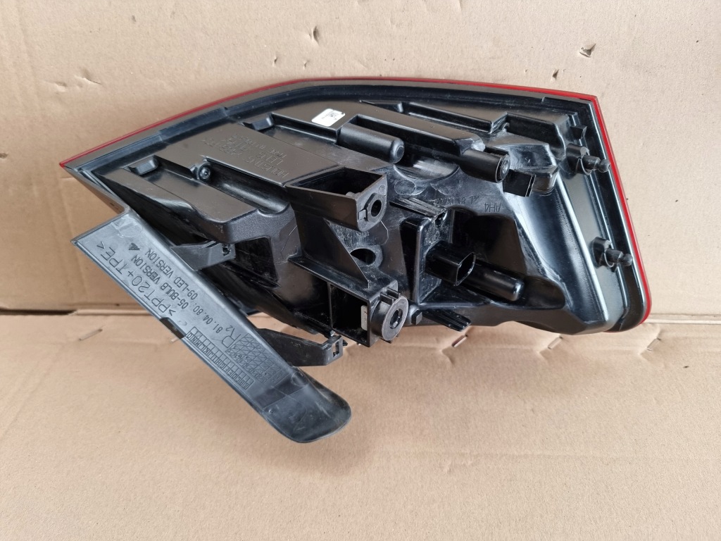 фото №5, Audi a3 8v хетчбек лампа права задня led 8v3