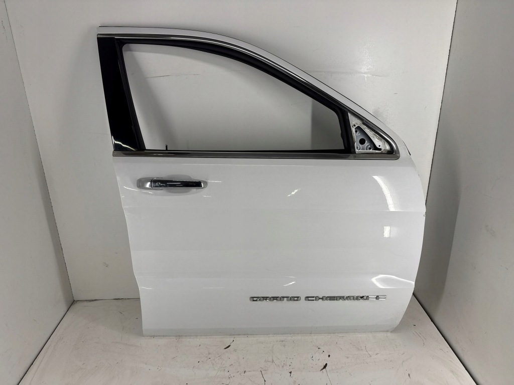 Купить Дверь передние правая сторона jeep grand cherokee 68274938ad