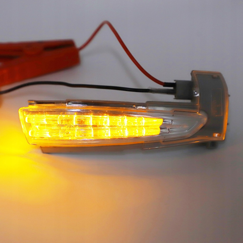 фото №9, Поворотник поворотник боковой peugeot 508