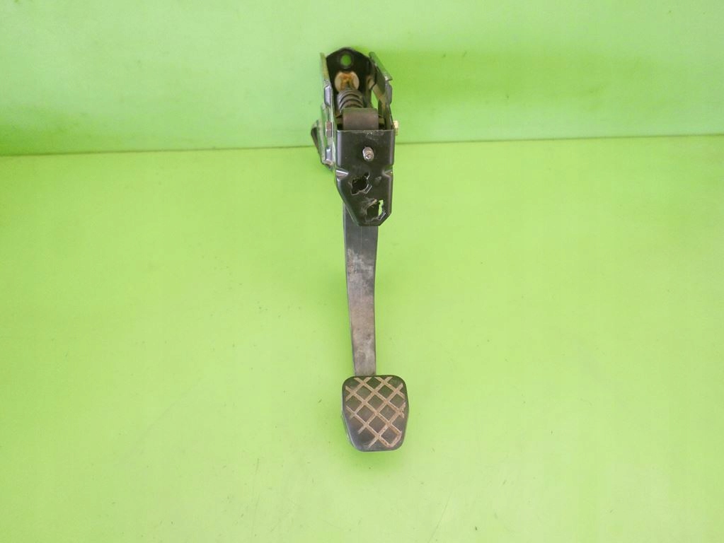 фото №1, Педаль сцепления audi a3 i 8l 1.6 8v akl 96-00