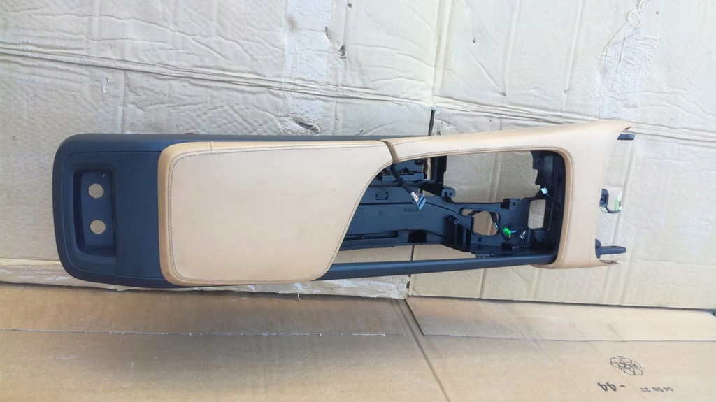 фото №8, Volvo s90 ii підлокітник тунель молдинг рамка шкіра бурштиновий стан bdb