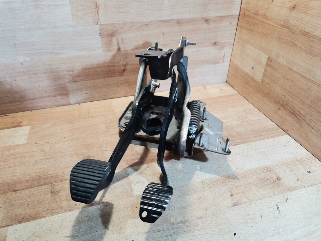 фото №1, Педаль сцепления тормоза citroen c4 cactus 15-