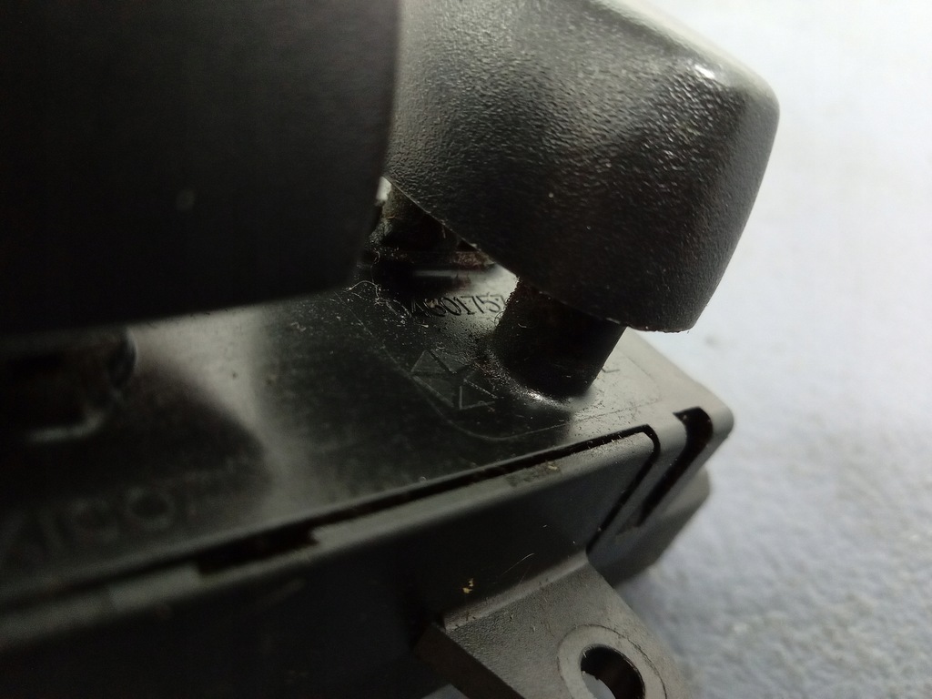 фото №5, Voyager iv панель регулировки сиденье левый 04601757ab