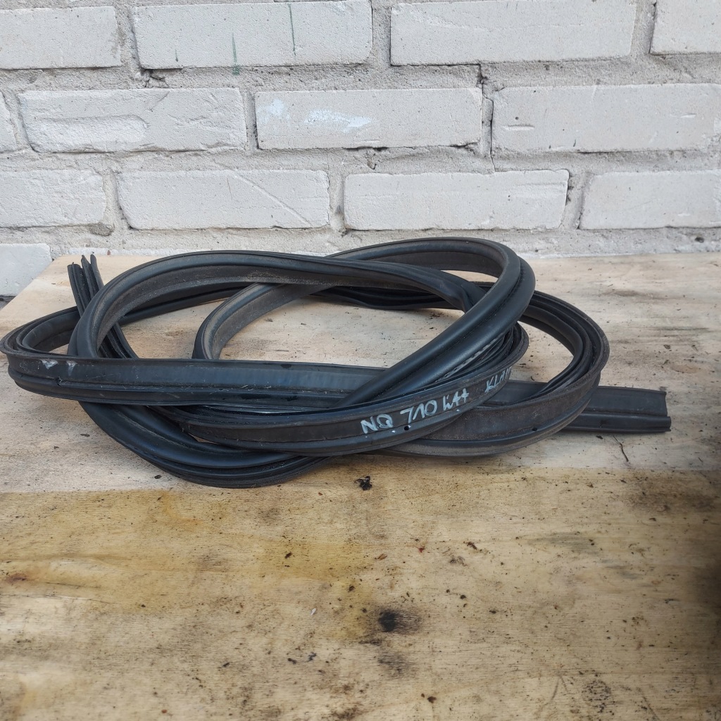 фото №1, Прокладка крышки багажника задняя nissan qashqai j10 lift