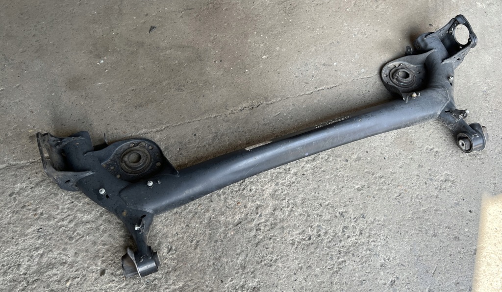 фото №1, Toyota yaris iv 4 19- oś задня балка підвіска заднього na гальмівні диски