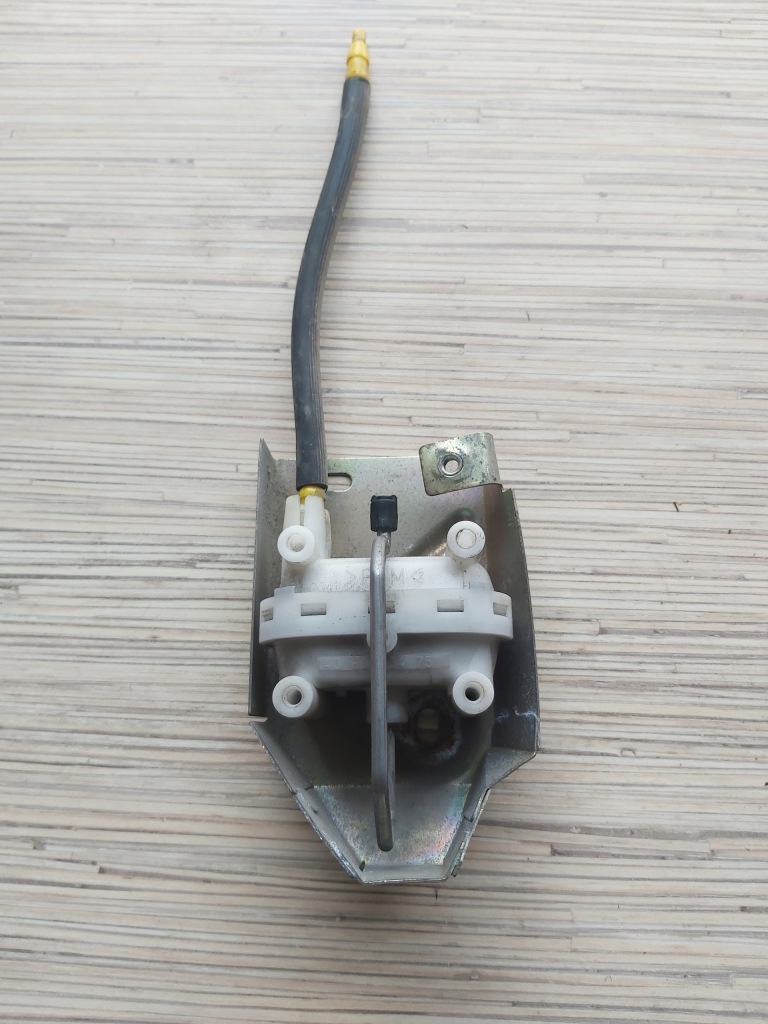 Купити Привід замка кришки 1408003475 mercedes w140