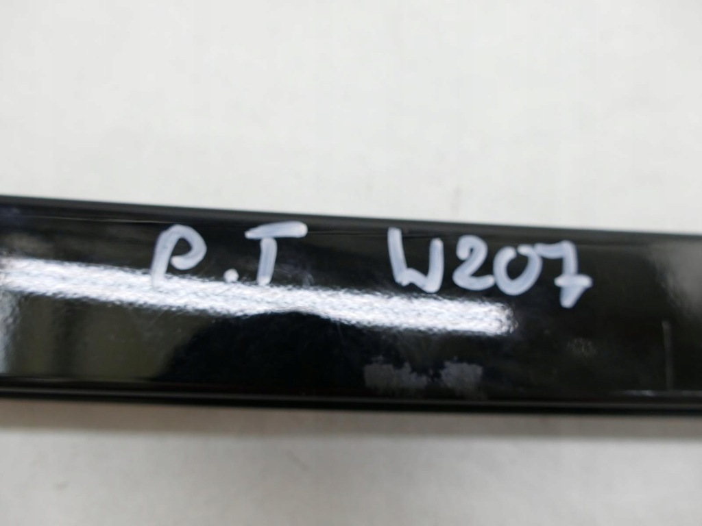 Mercedes w207 c207 рестайлинг  молдинг стекло направляющая pt Цена