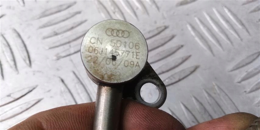 фото №4, Шланг масляный 06j145771e skoda yeti 2.0 tsi