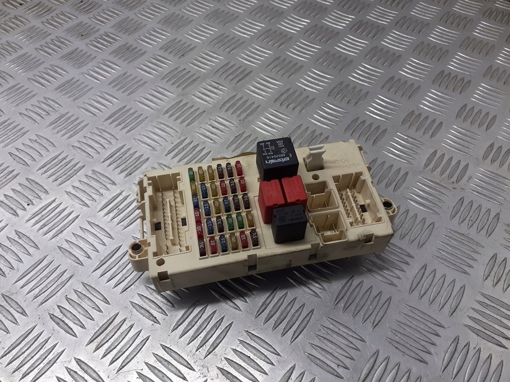 фото №1, Коробка предохранителей alfa 147 1.9 jtd 51711428