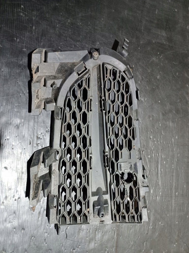 Решётка бампера правая jaguar xf x260 r sport gx6m-8b289-d Цена