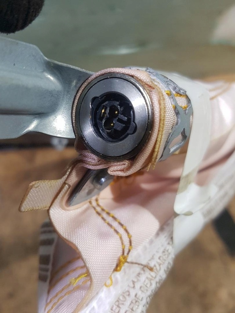 фото №5, Шторка безпеки права seat arona lift 6f9880741g