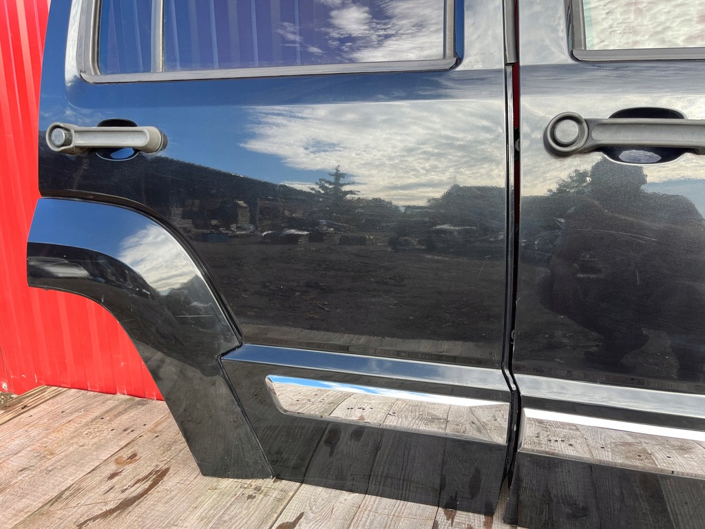 фото №6, Jeep cherokee liberty kk дверь правый задняя оригинал состояние идеальное состояние