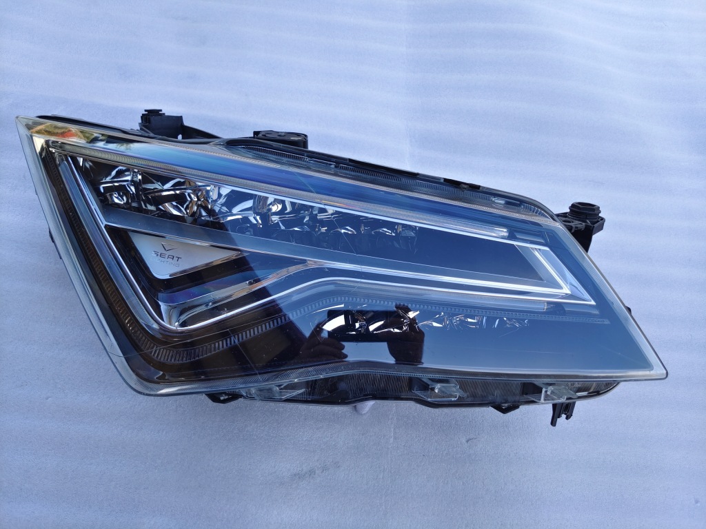 Купить Seat ateca лампа full led правый перед 575941008d