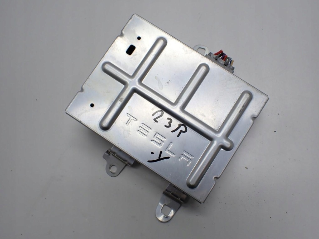 Підсилювач радіо аудіо оригінал 1507152-01-b tesla model y 23r Ціна