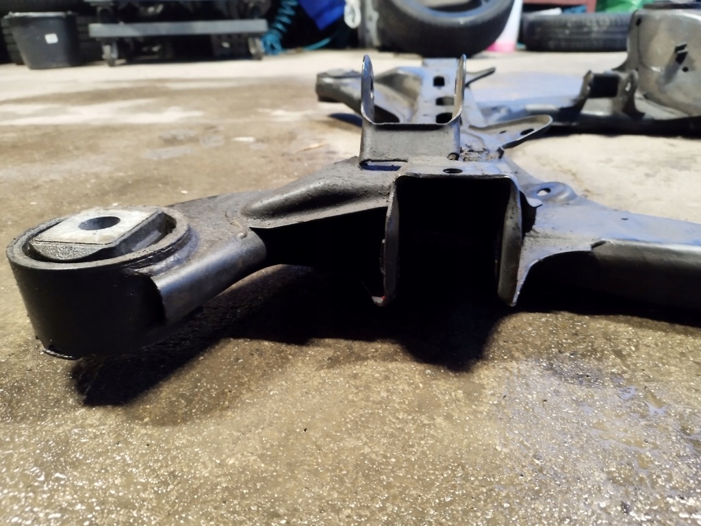 фото №10, Audi q7 4l 06r 3.0 tdi bug uk подрамник подрамник перед 7l0499311c