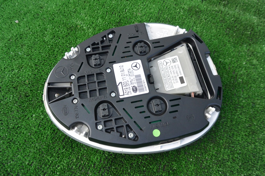 фото №4, Лампа потолочный задняя beż mercedes cls w219