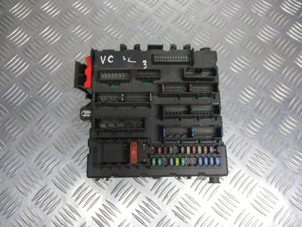 Купить Коробка предохранителей opel vectra c 1.9 cdti 13205774