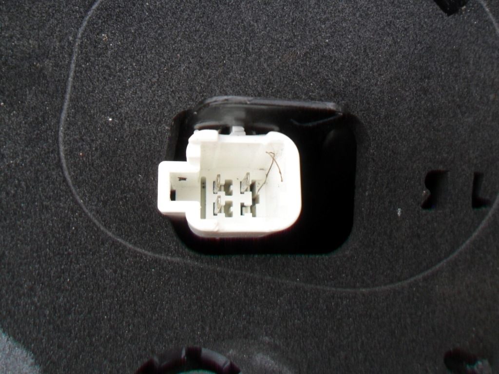 фото №16, Toyota chr 16- лампа левая led крышка багажника 81590-f4020 00