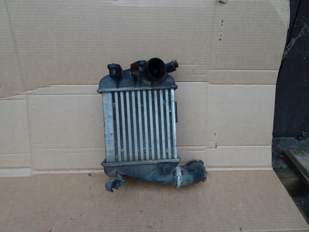 фото №1, Audi a4 b7 3.0 tdi радиатор интеркулер 8e0145805r