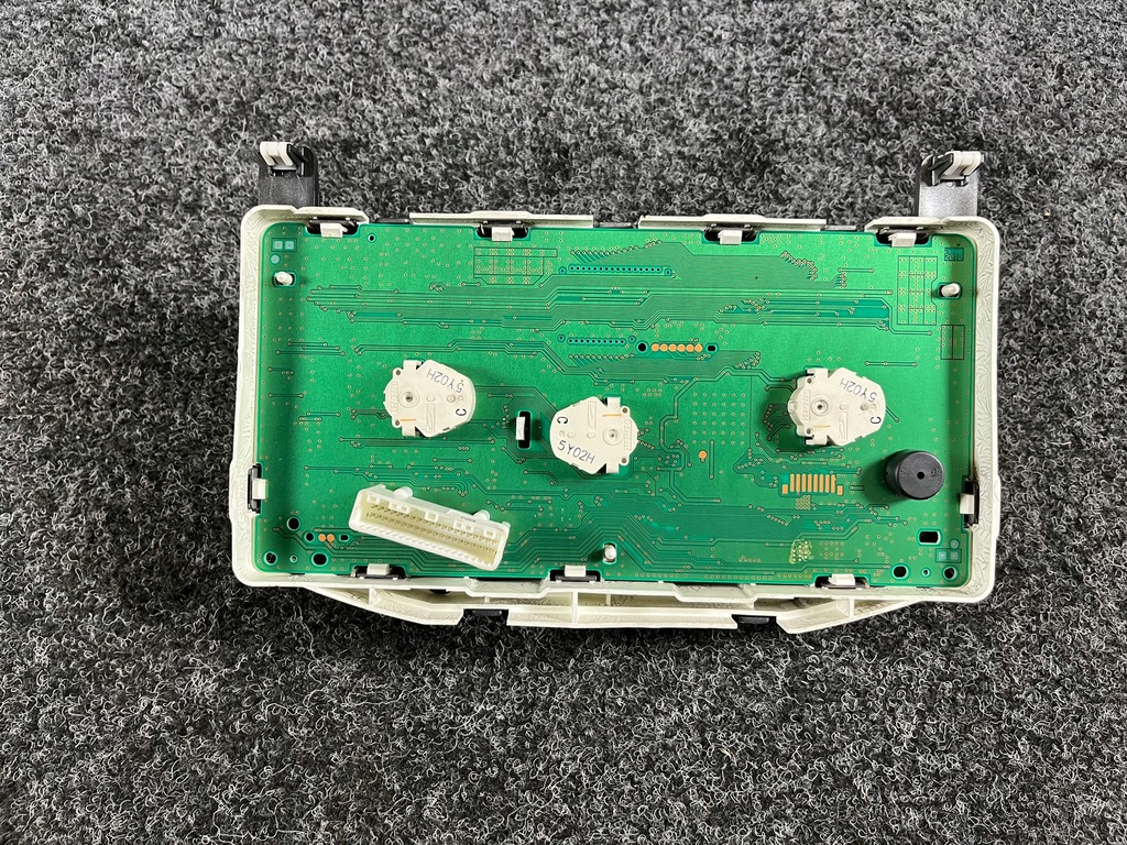 фото №11, Nissan note e11 1.6 b счетчик приборы 9u21b