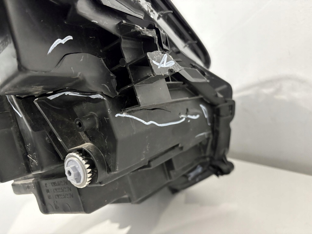 фото №16, Лампа правый перед full led lexus оригинальный номер lexus rx450h iv лампа pp