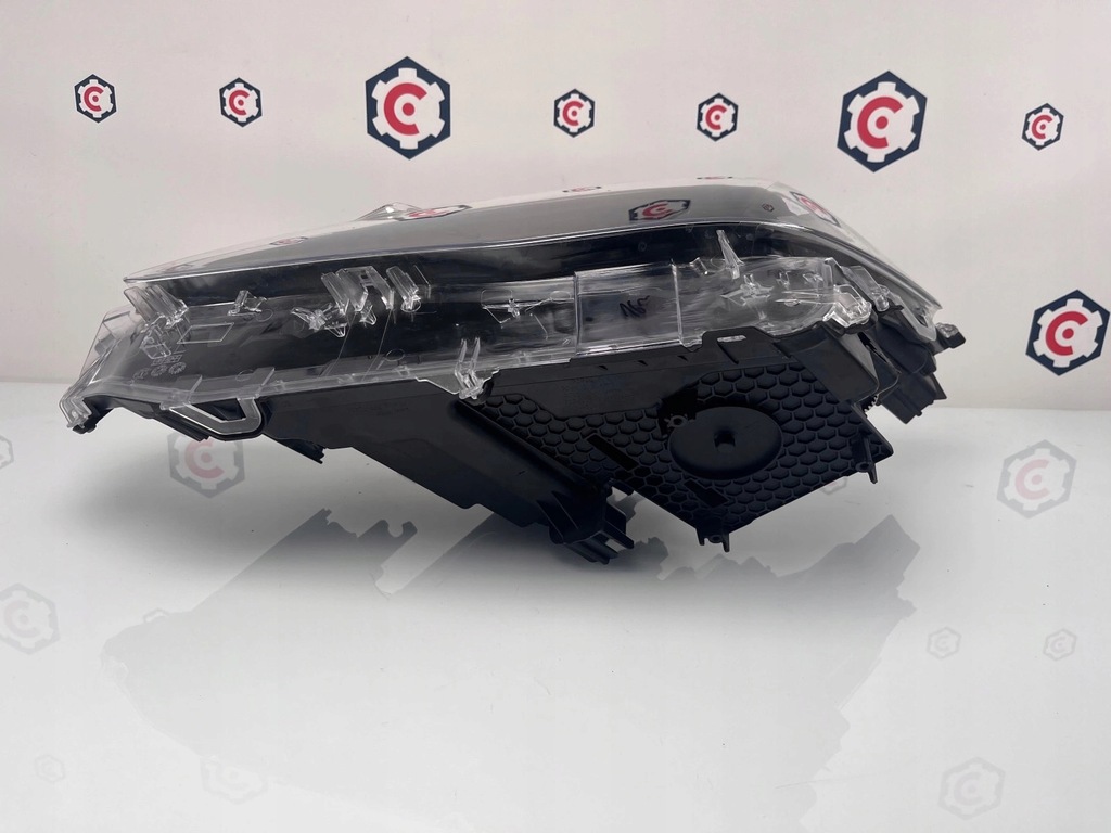 фото №2, Лампа левая перед toyota yaris cross full led