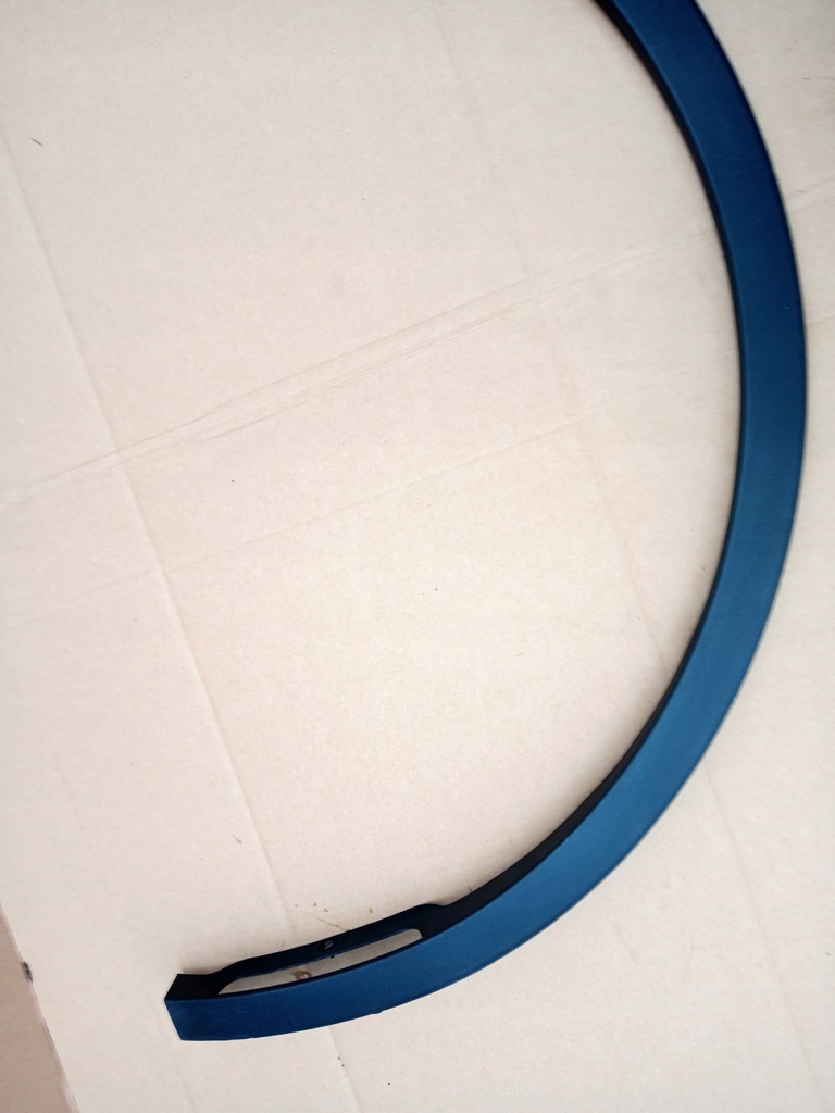 фото №4, Tesla y права молдинг крила перед