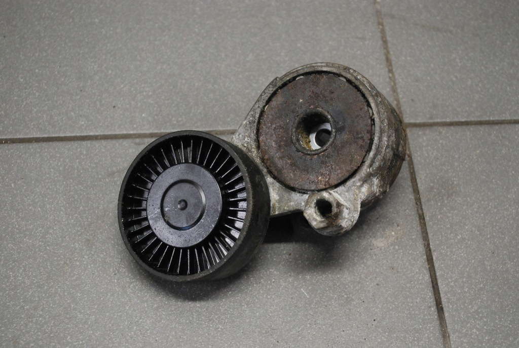 фото №1, Натягувач ремінь ausdi a6 c5 a8 d2 4.2 077903133c