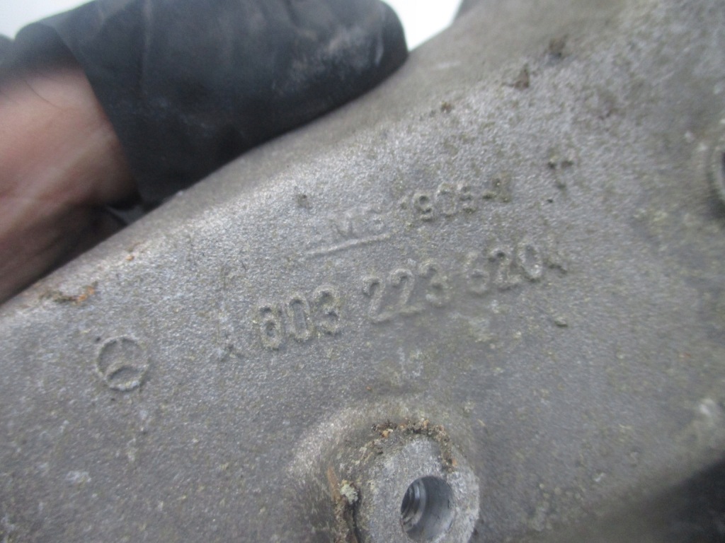 Кронштейн двигателя правая mercedes w124 sl r129 w140 m103 m104 om603 om606 Доставка