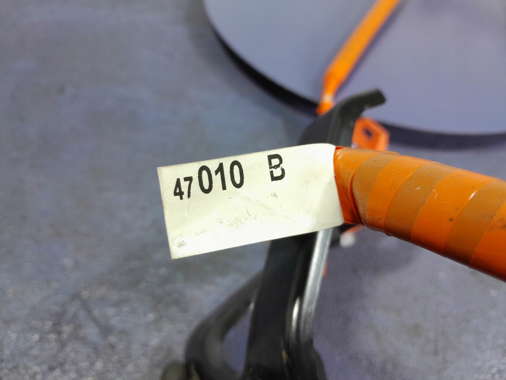 фото №6, Toyota corolla xii e21 1.8 hybrid кабель шланг аккумулятора 821h2-47010b