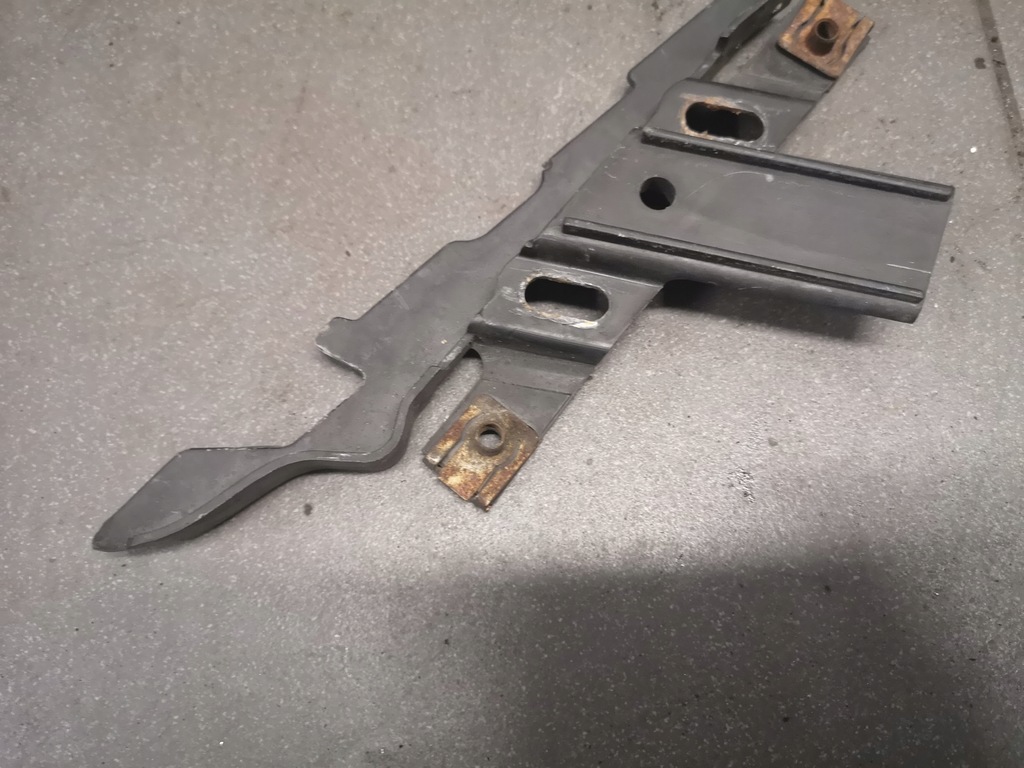 фото №6, Напрямна лампи лівий перед audi a8 d3 158153-00