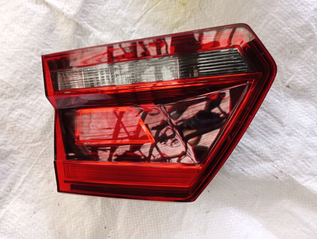 фото №1, Vw atlas 18-24 лампа права задня w кришка