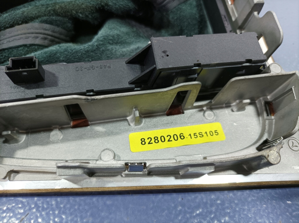 фото №8, Mercedes e w211 рамка чехол рычага переключения передач домкрата a2116802336